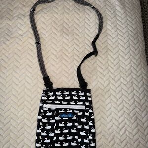 KAVU Black and White Swan Pattern Bag